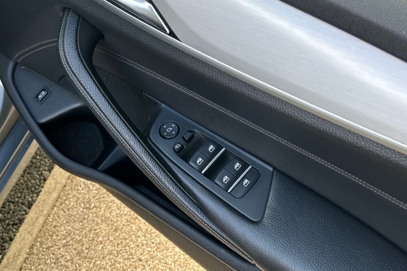 2017 (17) BMW 5 SERIES 520d SE 4dr Auto 5185431