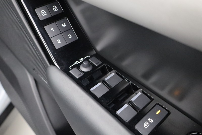 2024 (74) LAND ROVER RANGE ROVER VELAR 3.0 D300 MHEV Dynamic HSE 5dr Auto 5145246