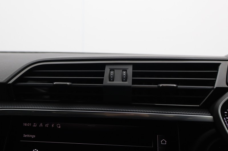 2022 (22) AUDI Q3 40 TFSI Quattro S Line 5dr S Tronic 5173718