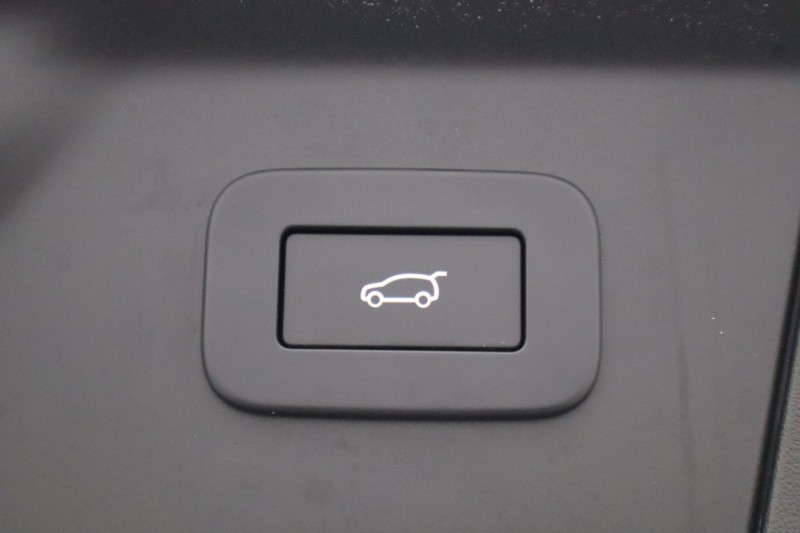 2023 (23) LAND ROVER RANGE ROVER VELAR 2.0 D200 MHEV Dynamic SE 5dr Auto 5156397