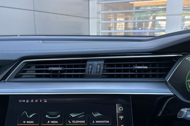 2020 (70) AUDI E-TRON 230kW 50 Quattro 71kWh Technik 5dr Auto 5186764