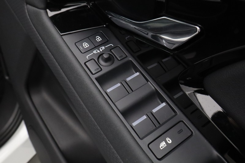 2023 (72) LAND ROVER RANGE ROVER EVOQUE 2.0 P200 R-Dynamic S 5dr Auto 5177704