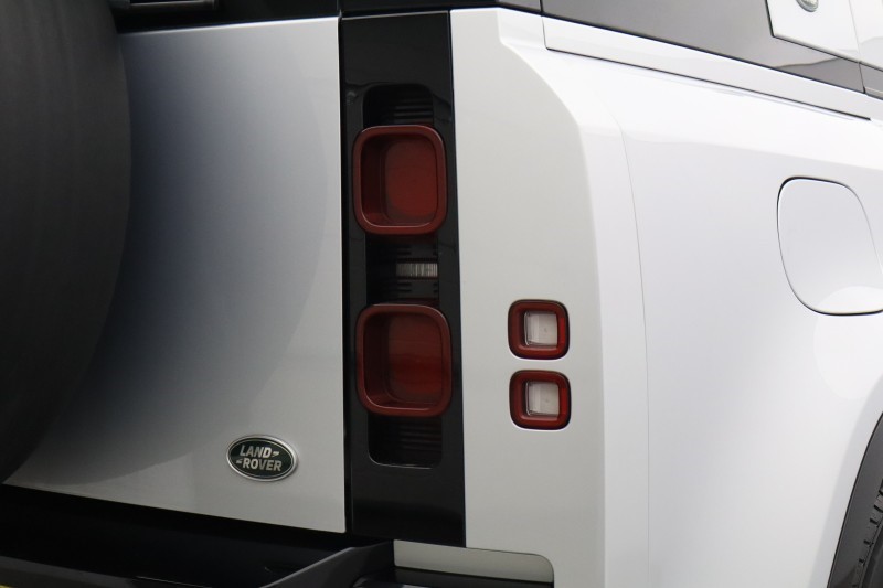 2023 (73) LAND ROVER DEFENDER 3.0 D250 X-Dynamic SE 110 5dr Auto 5737709