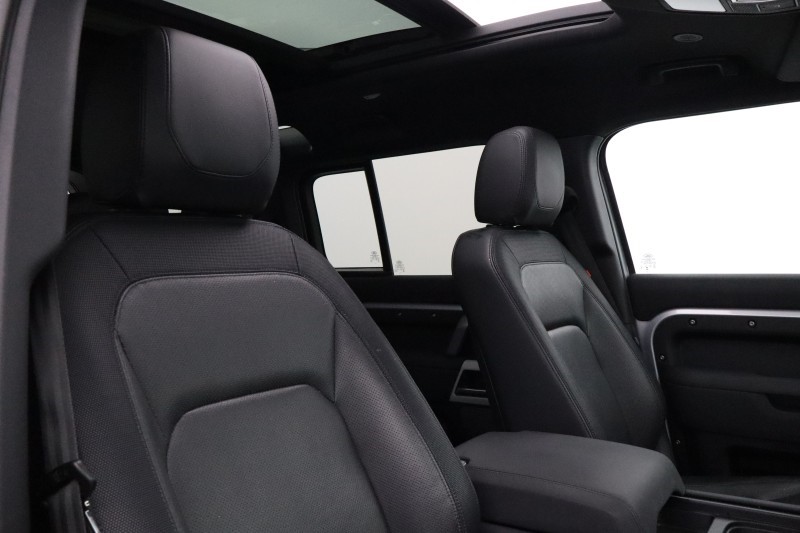 2023 (73) LAND ROVER DEFENDER 3.0 D250 X-Dynamic SE 110 5dr Auto 5737680