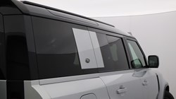 2023 (73) LAND ROVER DEFENDER 3.0 D250 X-Dynamic SE 110 5dr Auto 5737707