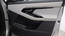 2021 (21) LAND ROVER RANGE ROVER EVOQUE 2.0 D165 R-Dynamic 5dr Auto 5171710
