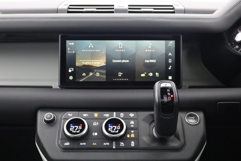 2023 (73) LAND ROVER DEFENDER 3.0 D300 X-Dynamic SE 110 5dr Auto [7 Seat] 5148065