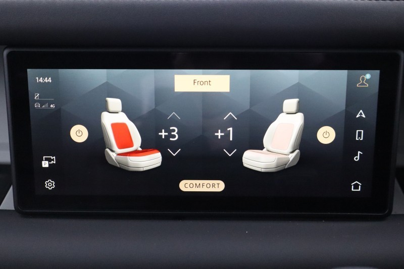 2023 (73) LAND ROVER DEFENDER 3.0 D300 X-Dynamic SE 110 5dr Auto [7 Seat] 5148083