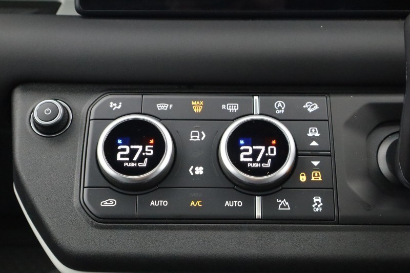 2023 (73) LAND ROVER DEFENDER 3.0 D300 X-Dynamic SE 110 5dr Auto [7 Seat] 5148067