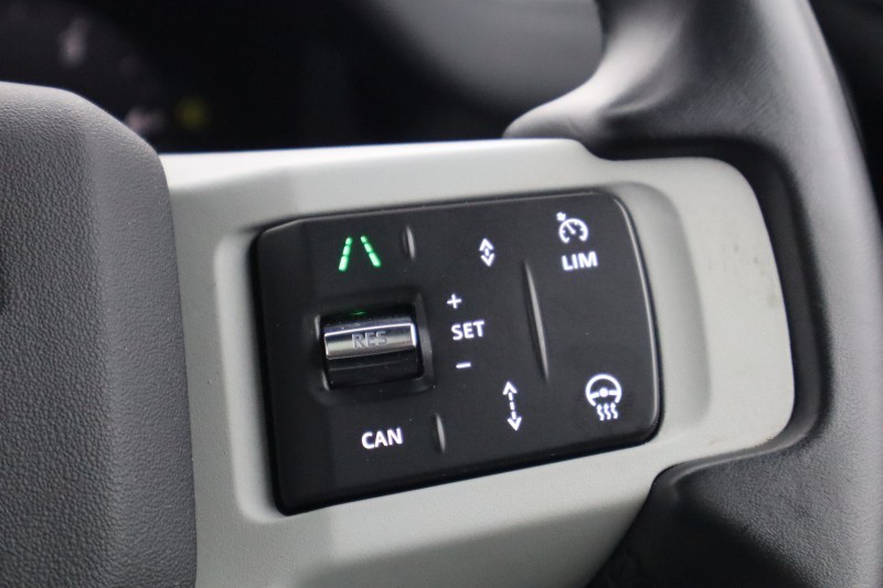 2023 (73) LAND ROVER DEFENDER 3.0 D300 X-Dynamic SE 110 5dr Auto [7 Seat] 5148072