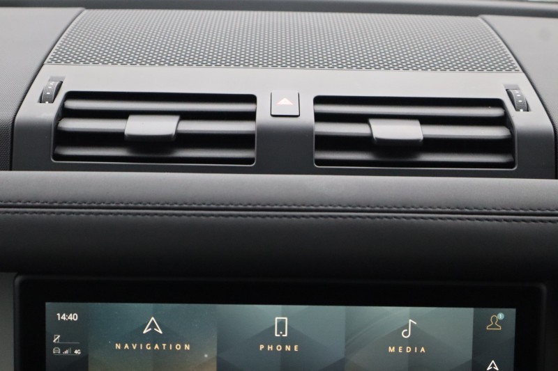 2023 (73) LAND ROVER DEFENDER 3.0 D300 X-Dynamic SE 110 5dr Auto [7 Seat] 5148069