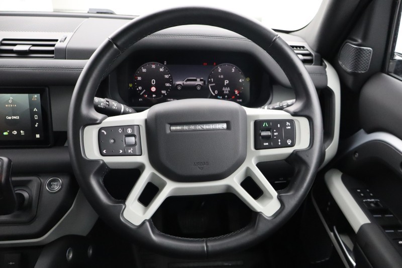 2023 (73) LAND ROVER DEFENDER 3.0 D300 X-Dynamic SE 110 5dr Auto [7 Seat] 5148066