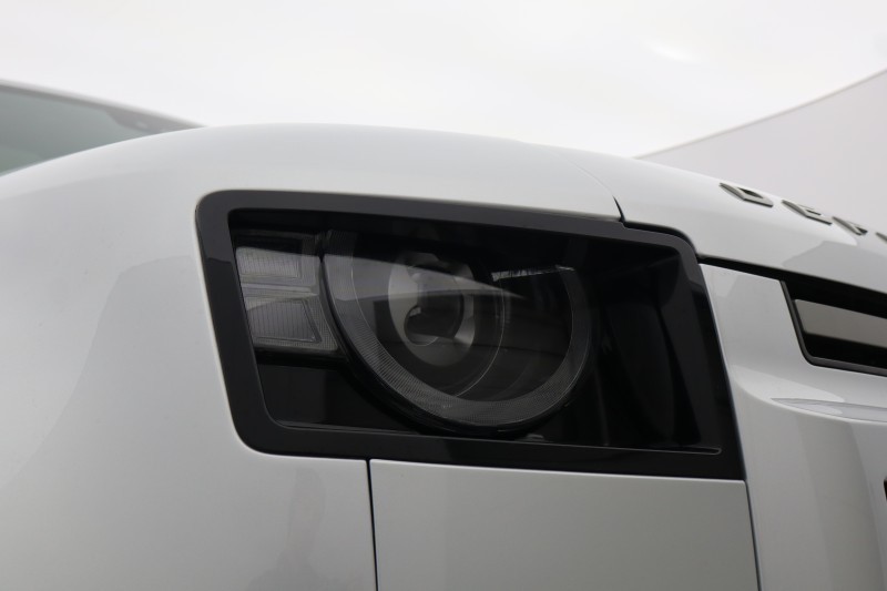 2023 (73) LAND ROVER DEFENDER 3.0 D300 X-Dynamic SE 110 5dr Auto [7 Seat] 5148046