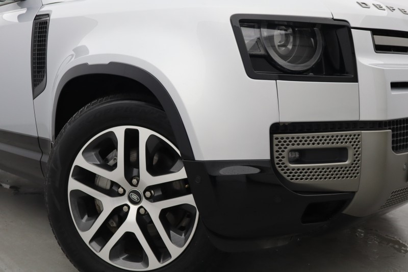 2023 (73) LAND ROVER DEFENDER 3.0 D300 X-Dynamic SE 110 5dr Auto [7 Seat] 5148093