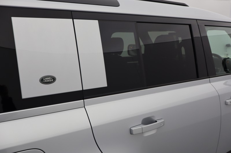 2023 (73) LAND ROVER DEFENDER 3.0 D300 X-Dynamic SE 110 5dr Auto [7 Seat] 5148049