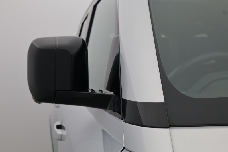 2023 (73) LAND ROVER DEFENDER 3.0 D300 X-Dynamic SE 110 5dr Auto [7 Seat] 5148048