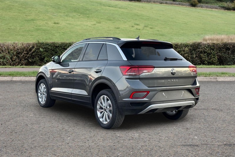  VOLKSWAGEN T-ROC 1.5 TSI Match 5dr