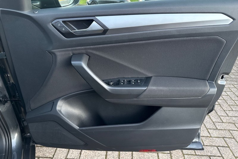  VOLKSWAGEN T-ROC 1.5 TSI Match 5dr 4914557