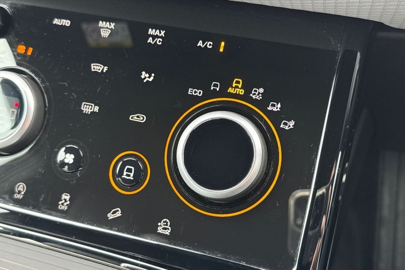 2022 (72) LAND ROVER RANGE ROVER EVOQUE 2.0 D200 Evoque Edition 5dr Auto 5270100