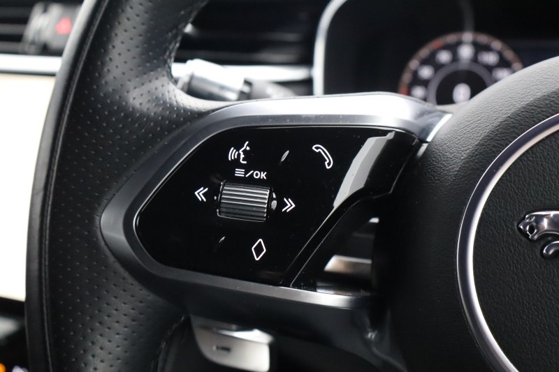 2021 (21) JAGUAR F-PACE 2.0 D200 R-Dynamic HSE 5dr Auto AWD 5230696