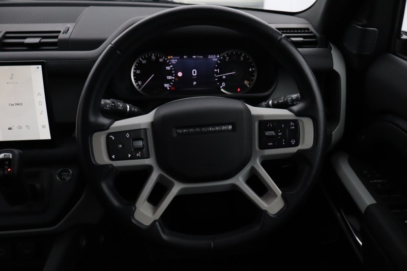 2023 (23) LAND ROVER DEFENDER 3.0 D250 X-Dynamic HSE 110 5dr Auto 5183701