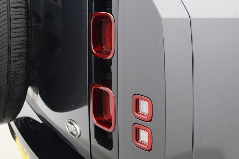 2023 (23) LAND ROVER DEFENDER 3.0 D250 X-Dynamic HSE 110 5dr Auto 5183682