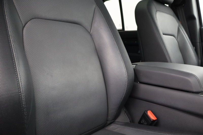 2023 (23) LAND ROVER DEFENDER 3.0 D250 X-Dynamic HSE 110 5dr Auto 5183708