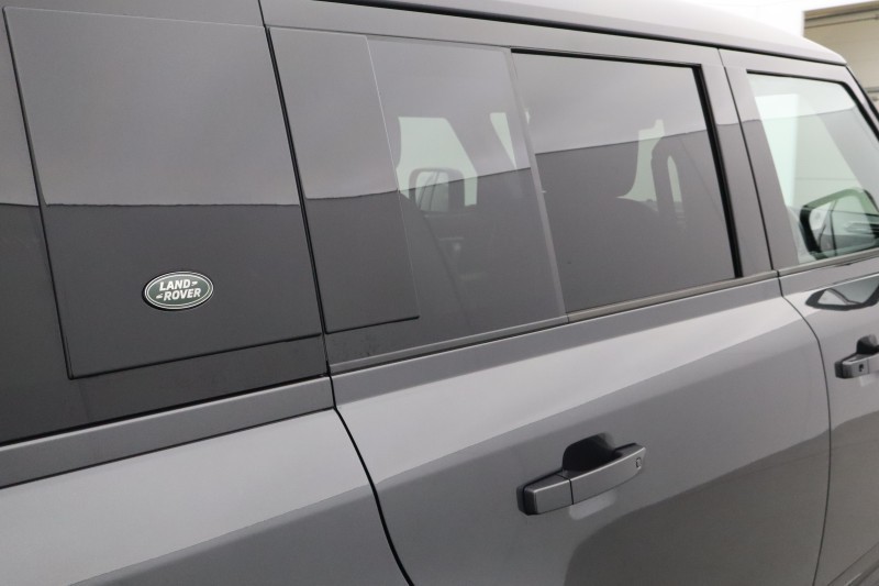 2023 (23) LAND ROVER DEFENDER 3.0 D250 X-Dynamic HSE 110 5dr Auto 5183681