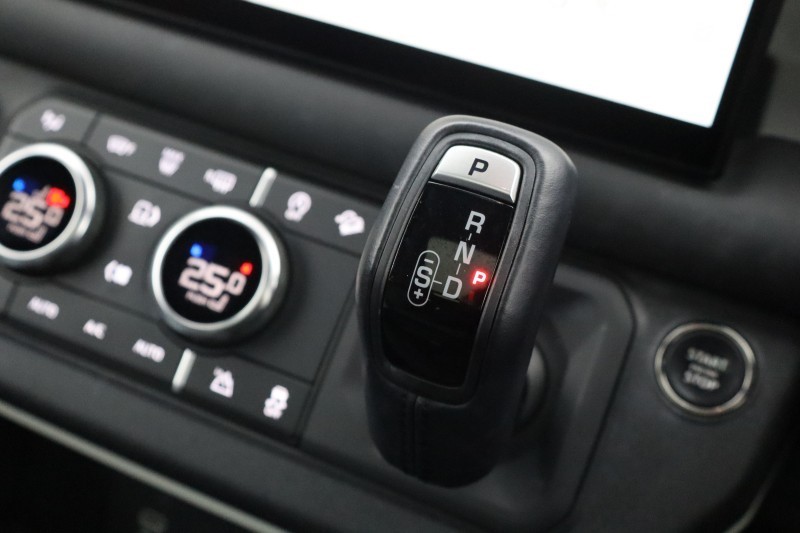 2023 (23) LAND ROVER DEFENDER 3.0 D250 X-Dynamic HSE 110 5dr Auto 5183716