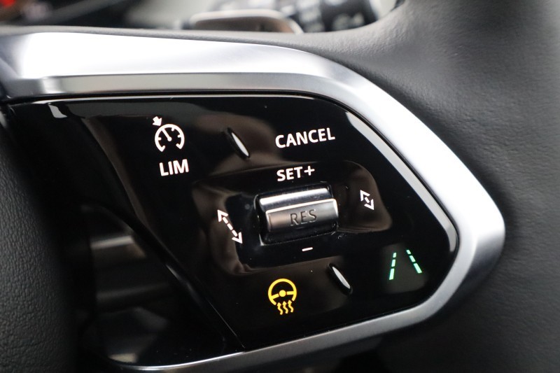 2024 (24) JAGUAR F-PACE 2.0 D200 R-Dynamic SE Black 5dr Auto AWD 5199363