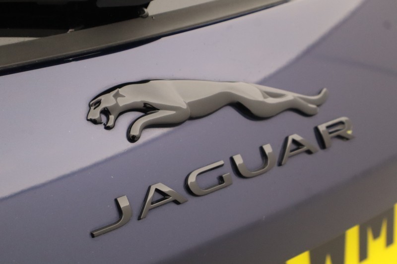 2024 (24) JAGUAR F-PACE 2.0 D200 R-Dynamic SE Black 5dr Auto AWD 5199327
