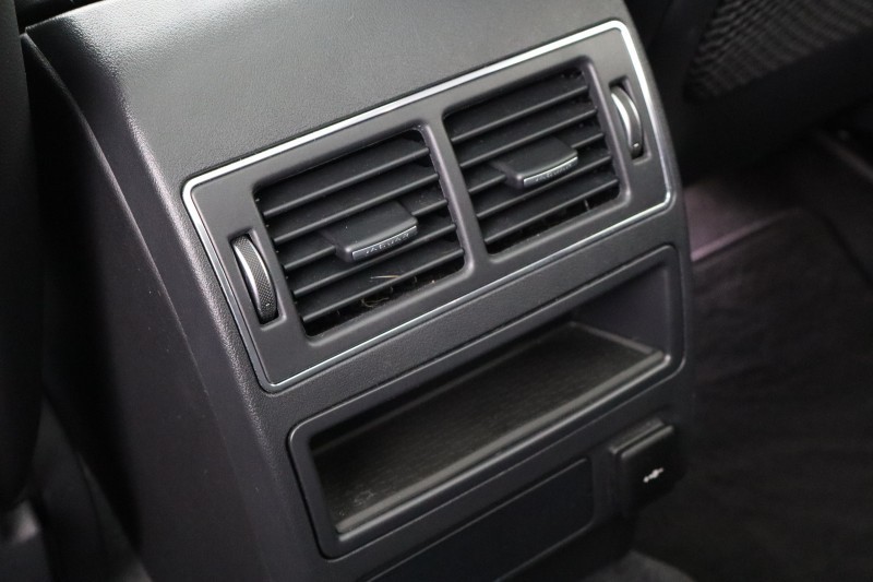 2024 (24) JAGUAR F-PACE 2.0 D200 R-Dynamic SE Black 5dr Auto AWD 5199339