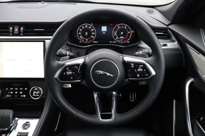 2024 (24) JAGUAR F-PACE 2.0 D200 R-Dynamic SE Black 5dr Auto AWD 5199347