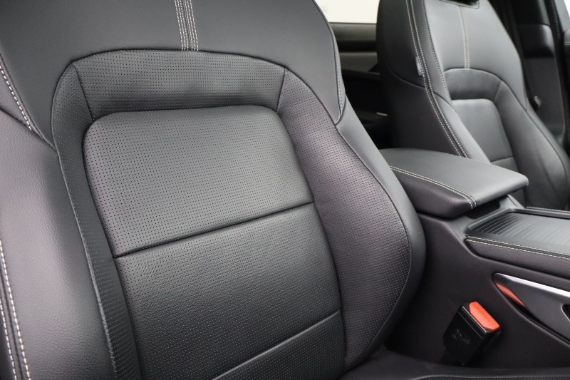 2024 (24) JAGUAR F-PACE 2.0 D200 R-Dynamic SE Black 5dr Auto AWD 5199361