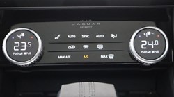 2024 (24) JAGUAR F-PACE 2.0 D200 R-Dynamic SE Black 5dr Auto AWD 5199344