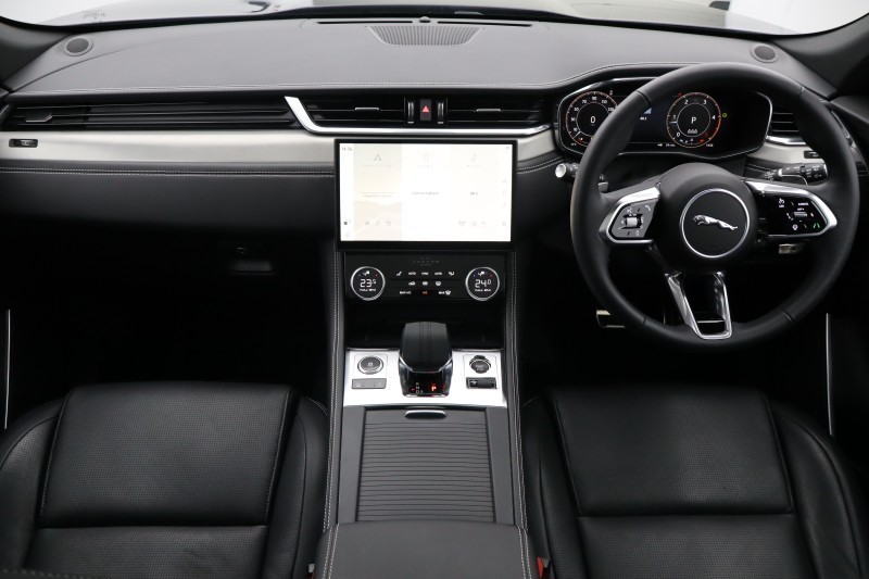 2024 (24) JAGUAR F-PACE 2.0 D200 R-Dynamic SE Black 5dr Auto AWD 5199342