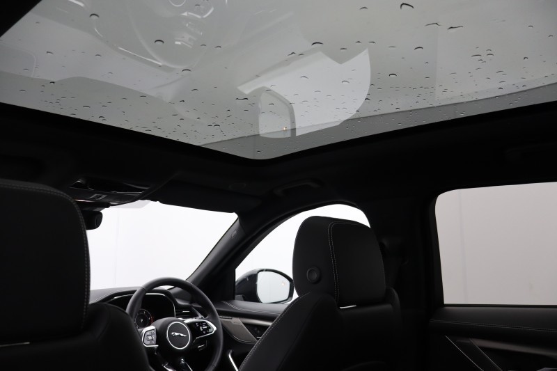 2024 (24) JAGUAR F-PACE 2.0 D200 R-Dynamic SE Black 5dr Auto AWD 5199340