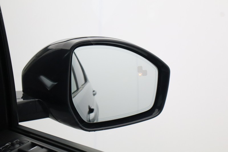 2021 (21) LAND ROVER DISCOVERY SPORT 2.0 D200 R-Dynamic HSE 5dr Auto 5188846