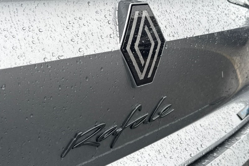 2024 (74) RENAULT RAFALE E-Tech FHEV Iconic Esprit Alpine 5dr Auto 4C 5217512