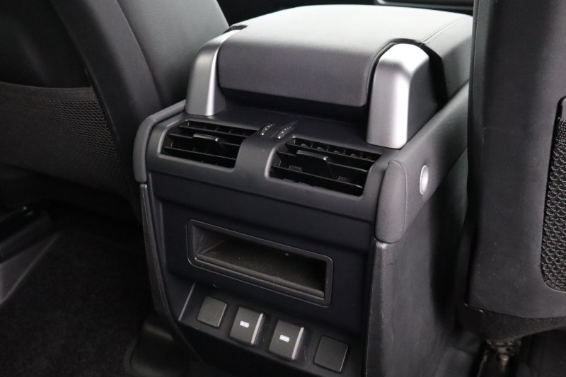 2023 (23) LAND ROVER DEFENDER 3.0 D300 X-Dynamic S 110 5dr Auto 5230538