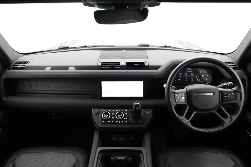 2023 (23) LAND ROVER DEFENDER 3.0 D300 X-Dynamic S 110 5dr Auto 5230541