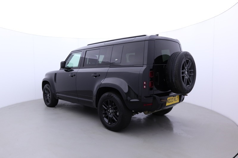 2023 (23) LAND ROVER DEFENDER 3.0 D300 X-Dynamic S 110 5dr Auto 5230510