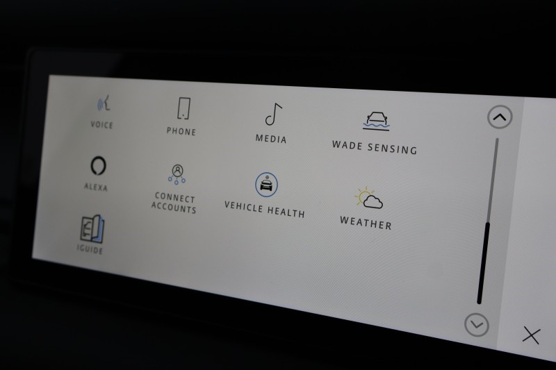 2023 (23) LAND ROVER DEFENDER 3.0 D300 X-Dynamic S 110 5dr Auto 5230555