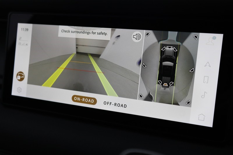 2023 (23) LAND ROVER DEFENDER 3.0 D300 X-Dynamic S 110 5dr Auto 5230559