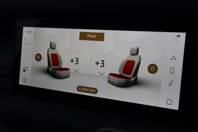 2023 (23) LAND ROVER DEFENDER 3.0 D300 X-Dynamic S 110 5dr Auto 5230558