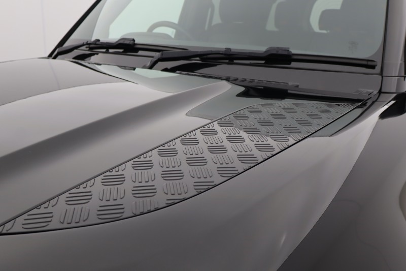 2023 (23) LAND ROVER DEFENDER 3.0 D300 X-Dynamic S 110 5dr Auto 5230514