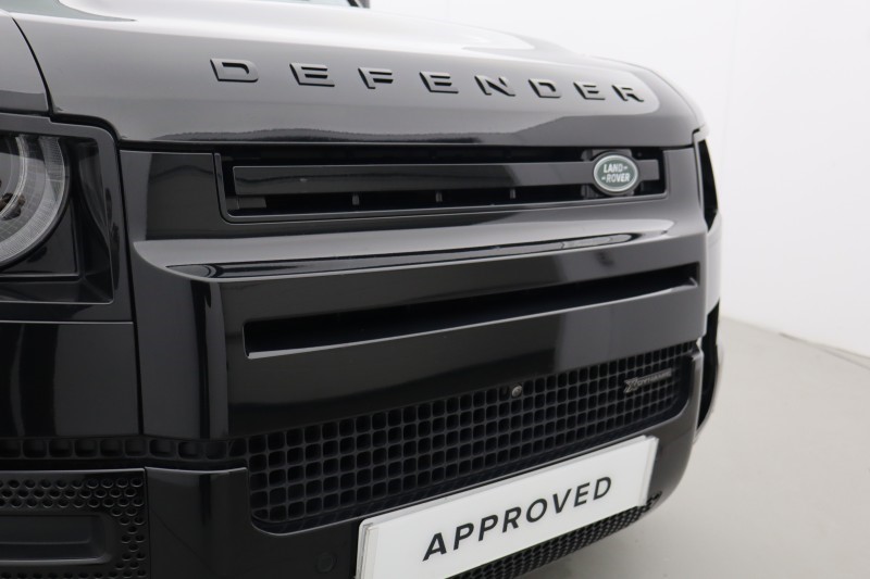 2023 (23) LAND ROVER DEFENDER 3.0 D300 X-Dynamic S 110 5dr Auto 5230528