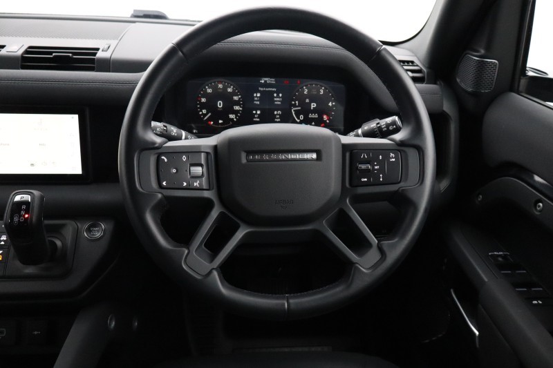 2023 (23) LAND ROVER DEFENDER 3.0 D300 X-Dynamic S 110 5dr Auto 5230542