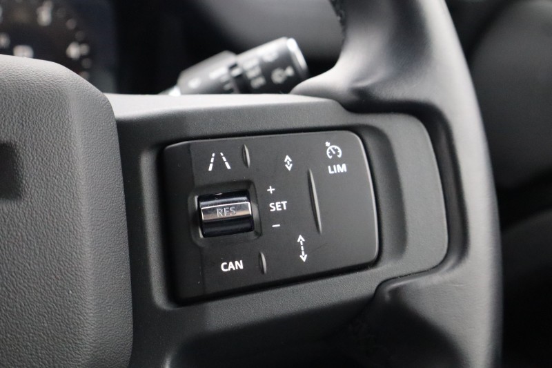 2023 (23) LAND ROVER DEFENDER 3.0 D300 X-Dynamic S 110 5dr Auto 5230549