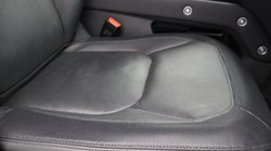 2023 (23) LAND ROVER DEFENDER 3.0 D300 X-Dynamic S 110 5dr Auto 5230532